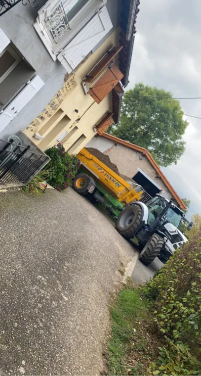 Aménagement extérieur d'un parking à Saint-Denis-sur-Coise